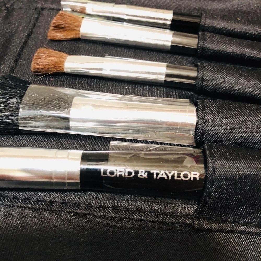 Lord & Tylor set of 5 brushes include the bag